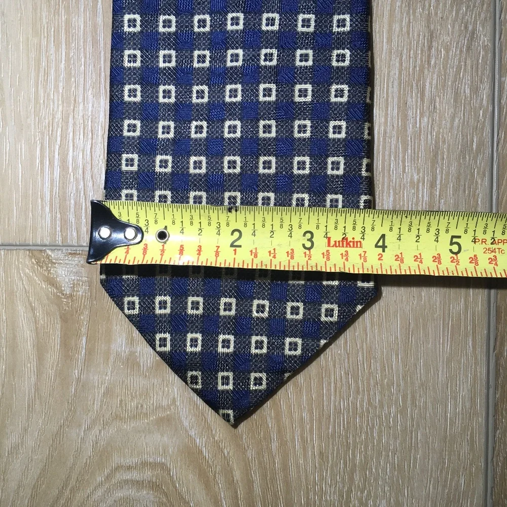 Hugo Boss tie - Picture 4 of 5